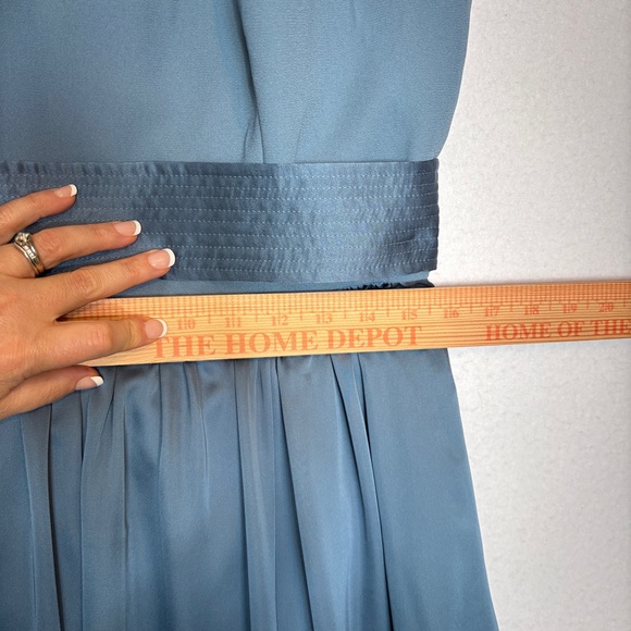 White Vera Wang V Neck Halter Gown Blue Size 12 - Picture 13 of 15